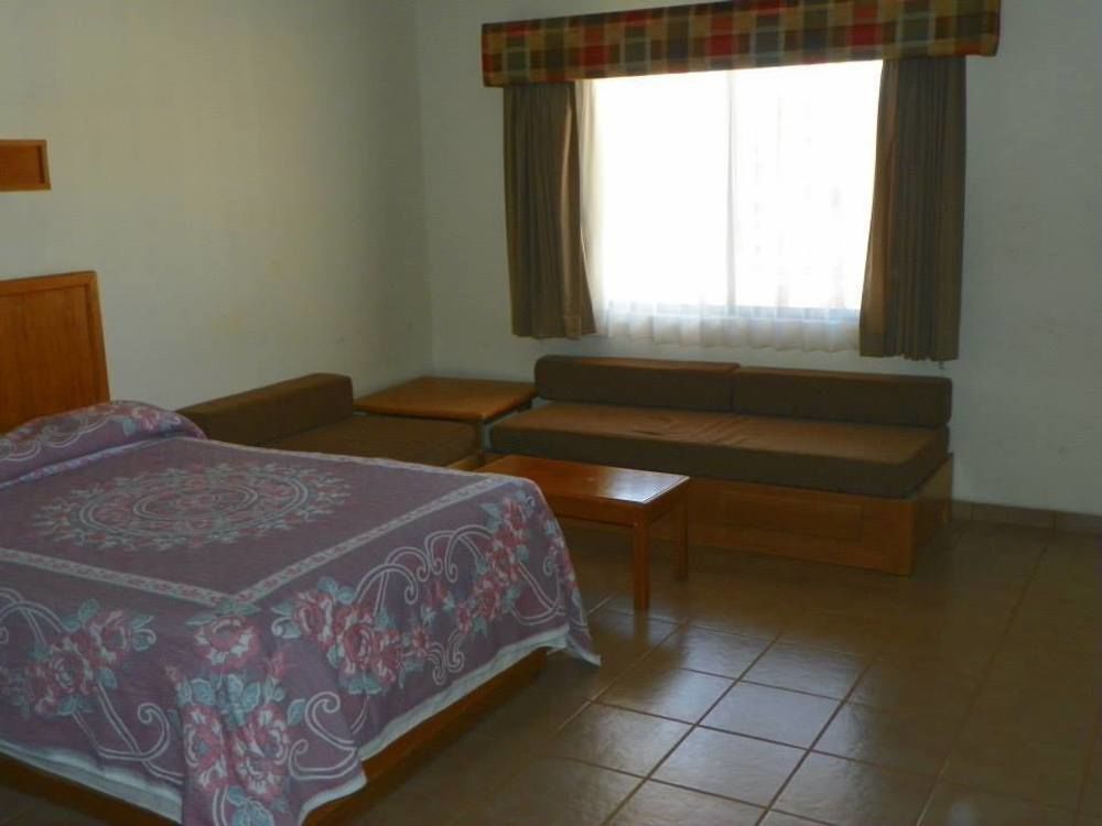 Maria Luisa Inn & Suites Juarez  Экстерьер фото