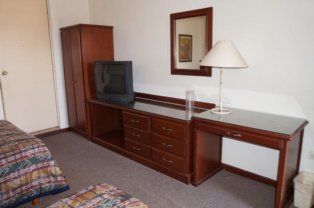 Maria Luisa Inn & Suites Juarez  Экстерьер фото