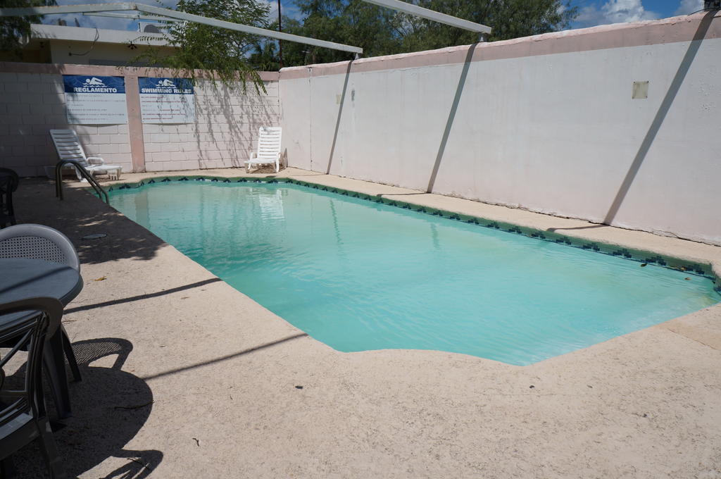 Maria Luisa Inn & Suites Juarez  Экстерьер фото