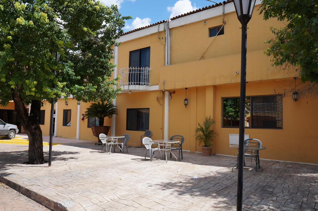 Maria Luisa Inn & Suites Juarez  Экстерьер фото