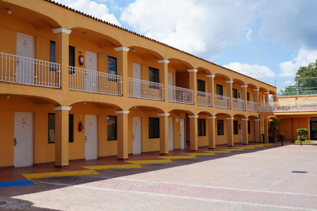Maria Luisa Inn & Suites Juarez  Экстерьер фото